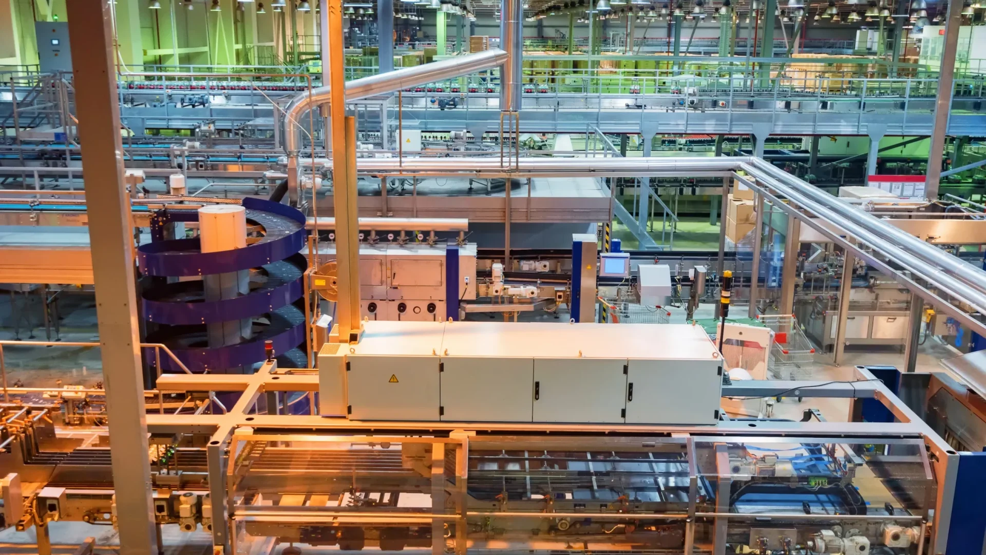 industrial-interior-of-soft-drinks-factory-with-tu-2024-10-14-11-47-30-utc